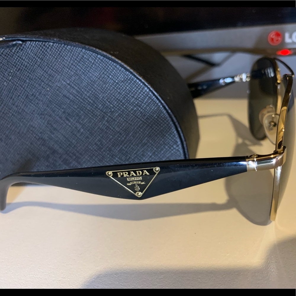 PRADA AVIATOR SUNGLASSES AUTHENTIC
